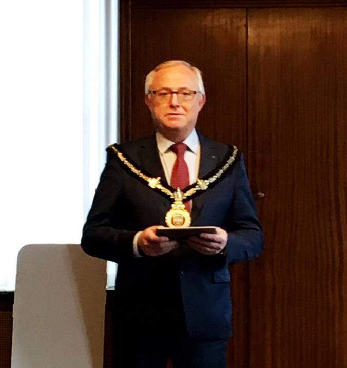 18261359_10154309231106401_18727443_o